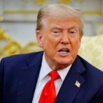 ببینید | اعتراض فعالان ضدجنگ به ترامپ؛ تو هیتلر زمانه هستی