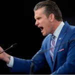 ببینید | حضور وزیر جنگ آمریکا بر روی ناو ایالات متحده در دریای کارائیب و در نزدیکی آب‌های ونزوئلا