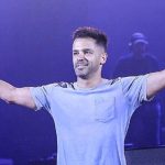 ببینید | حرف‌های سیروان خسروی وسط کنسرت بعد از لغو برنامه‌ها؛ دیگر توان جنگیدن ندارم!