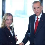 ببینید / اردوغان به ملونی، نخست‌وزیر ایتالیا: «باید تو را وادار کنم که سیگار را ترک کنی»