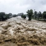 ببینید |  جاری شدن سیل در ازمیر ترکیه؛ یک نفر مفقود شد