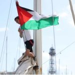 ببینید | ورود نخستین کشتی ناوگان الصمود به آب‌های غزه با دور زدن سیستم رهیابی دریایی اسرائیل