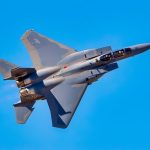 ببینید | حمل و نقل جالب جنگنده F15 وسط اتوبان!