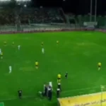 ویدیو | جانی که که در ورزشگاه فولادشهر جا ماند! چرا بازی تعطیل نشد؟