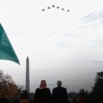 ببینید / استقبال ترامپ از بن‌سلمان با جنگنده‌های اف-۳۵ و اف-۲۲