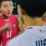 ویدیو / بازیکنان فوتبال کره‌شمالی به جای دست دادن، به ژاپنی‌ها مشت زدند