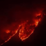 ببینید / تصاویری وحشتناک از سوختن جنگل هیرکانی در شب گذشته