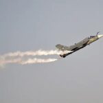 ببینید / سقوط جنگندهٔ Tejas هند هنگام اجرای نمایش هوایی در نمایشگاه دبی