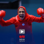 سلام نظامی «سهیلا منصوریان »هنگام اهدای مدال قهرمانی