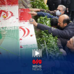 پیکرهای لاله های وطن بر دوش مردم تهران رسید