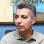 ببینید | واکنش تند عادل فردوسی‌پور به حرف‌های حاشیه‌ساز شمسایی: دین و ایمان برای شما نیست آقای محترم!