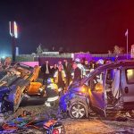 ببینید | لحظه تصادف دلخراش ۲ کامیون و ۳ خودروی سواری؛ راننده زنده‌زنده در ماشین سوخت!