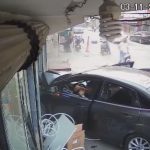 ببینید | لحظه خارج شدن کنترل خودرو از دست راننده و ورود به فروشگاه!