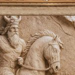 ببینید | مجسمه زانو زدن پادشاه رم در میدان انقلاب