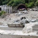 ببینید | یک پل بزرگراه در جنوب غربی چین فرو ریخت