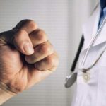 ببینید | نجات جان، به قیمت جان ؛ کادر درمان در خط مقدم خشونت