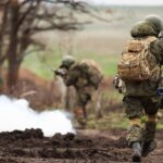 ببینید | لحظه اصابت بمب ۳ تنی FAB-3000 روسی به شهر میرنوگراد در شرق پوکروفسک اوکراین