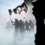 ببینید | درگیری خونین مقابل کاخ ملی؛ نسل زد موج اعتراضات ملی را شعله‌ور کرد