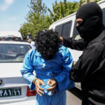 ببینید | لحظه دستگیری شرور متواری تهرانی در مخفیگاه بیرجند