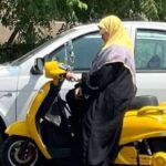 ببینید |  ویدیویی جالب از موتورسواری یک زن با چادر در تهران