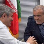 ویدیو / شوخی پزشکیان با روشن و خاموش شدن میکروفون تاجگردون