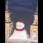 ببینید/ ساخت آدم برفی ۱۹ متری در هاربین چین