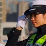 ببینید/ استفاده پلیس راهنمایی و رانندگی چین از عینک هوش مصنوعی