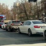 ببینید / آغاز عرضه بنزین سوپر؛ خودروهای لوکس به صف شدند