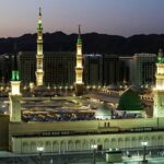 ببینید | بارش باران شدید در مدینه و آب گرفتگی صحنهای حرم نبوی