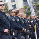 ببینید | اولین تصاویر از حمله FBI به خانه مظنون بمب‌گذاری لوله‌ای در کمیته ملی جمهوری‌خواهان و کمیته ملی دموکرات‌ها