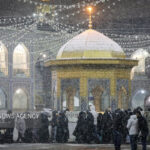 شب برفی در حرم مطهر امام رضا(ع)