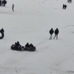 نشاط و شادابی خانوادگی با تیوپ سواری برفی در قوچان