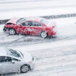 ببینید | سر خوردن و برخورد عجیب دو خودرو در ترکیه و توقف خودروی دوم با تیر برق