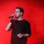 ببینید | واکنش محسن یگانه به نشان دادن پرچم بحرین در کنسرتش