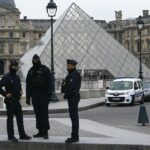 ببینید |  تخریب آثار تاریخی در موزه لوور بر اثر فاضلاب