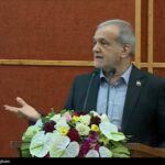 ببینید | آلرژی پزشکیان به گل‌های روی میز