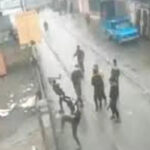 ببینید | تصاویر شوکه‌کننده از حمله اراذل و اوباش به یک شهروند در منزل‌آباد