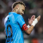 ببینید | آتش‌بازی نیمار وسط زمین فوتبال با ثبت هت‌تریک!