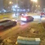 ببینید | پرواز یک مرسدس بنز از روی چند خودروی سواری