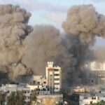 ببینید | حمله اسرائیل به خودرویی در دوراهی العباس در غزه