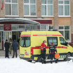 بیبینید | اولین تصاویر از حمله با چاقو در مدرسه‌ای در روسیه