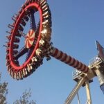 ببینید | سقوط وسیله بازی در شهربازی بصره؛ دانش‌آموزان مجروح شدند