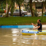 ببینید | خلاقیت یکی از اهالی قشم در مواجهه با سیل