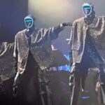 ببینید | رقص هماهنگ ۶ ربات انسان‌نما در یک کنسرت بزرگ در چین!