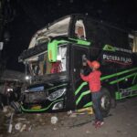 ببینید | تصادف اتوبوس در اندونزی ده‌ها کشته بر جای گذاشت