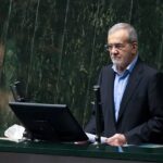 ببینید | پزشکیان همچنان درگیر برای عینک در مجلس: این به دردم نخورد!