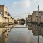 ببینید | غرق شدن یک خودرو در سیلاب شهرستان پارسیان هرمزگان با یک فوتی