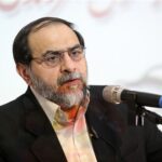 ببینید/ رحیم‌پور ازغدی حین گفت‌وگو در یک برنامه تلویزیونی، موبایل خود را جواب داد