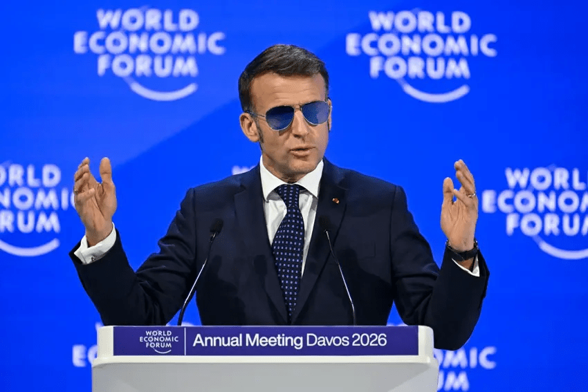 ببینید / ظاهر شدن دوباره رهبر فرانسه با عینک آفتابی ببینید / ظاهر شدن دوباره رهبر فرانسه با عینک آفتابی