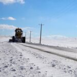 خودروهای گرفتار شده در برف جاده درگز